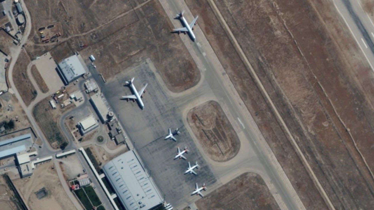 6 ABD Uçağı Taliban'ın Mezar-ı Şerif Havalimanı'nda Esir Tutuluyor