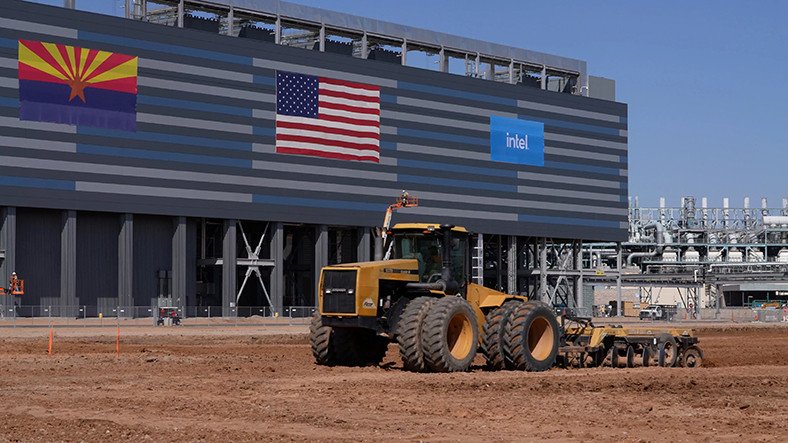 Intel, Arizona’da Açacağı İki Çip Fabrikasının Temelini Attı