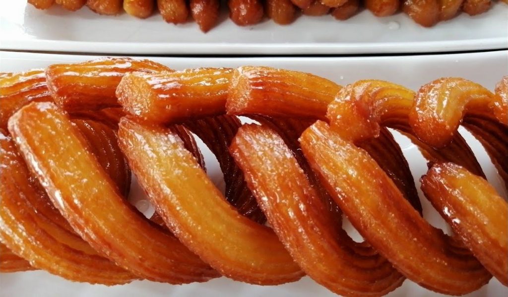 Sokak Lezzetlerinin En Sevileni: Halka Tatlısı