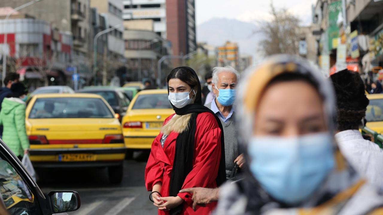 İran'da Koronavirüs Yıkıp Geçiyor