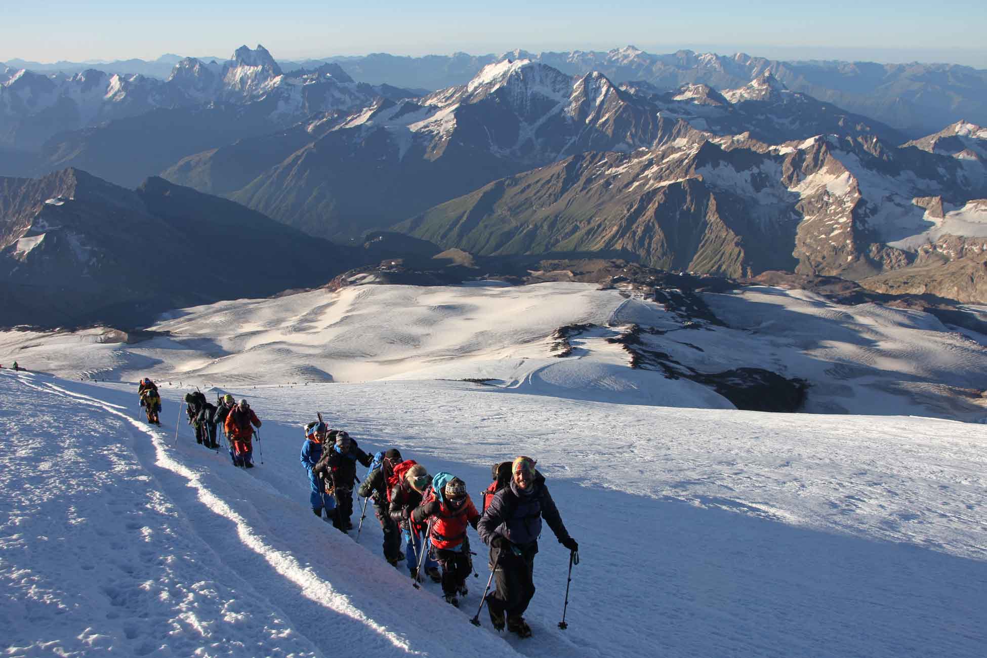 Rusya'da Elbruz Dağı'na Çıkan Dağcılardan Kötü Haber