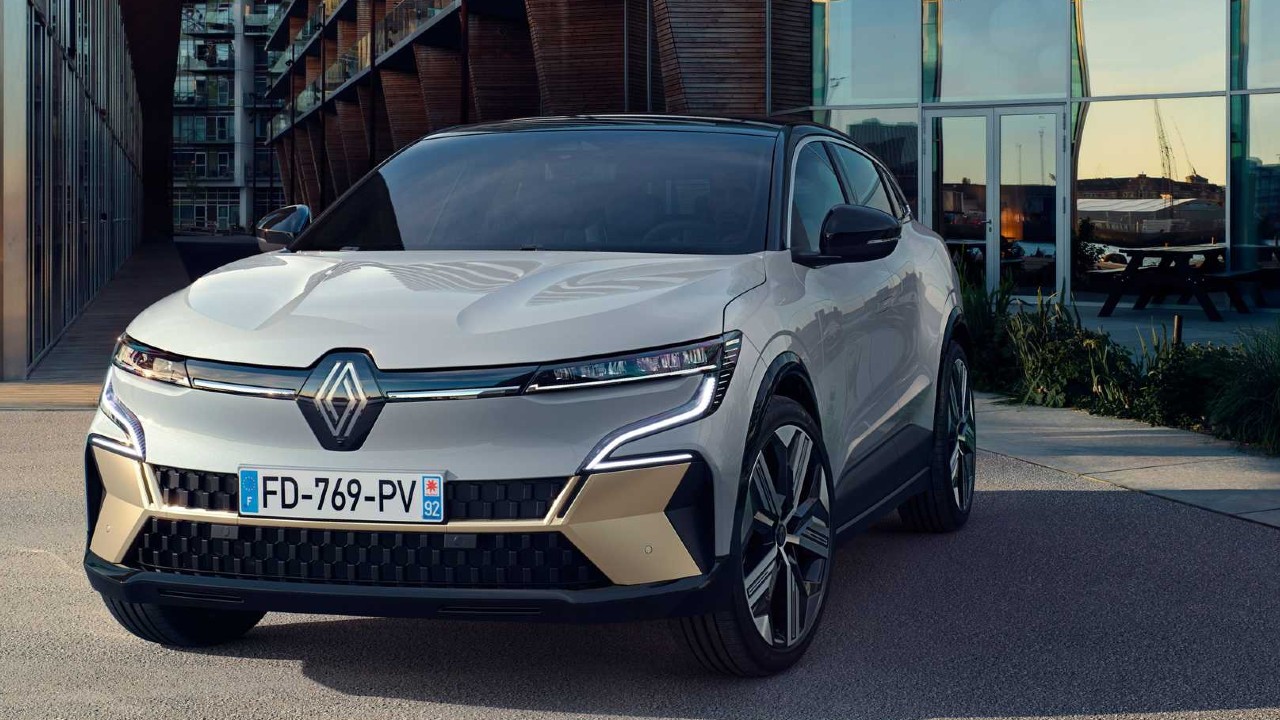 Renault, SUV Platformu Üzerinde Geliştirdiği Megane’ı Tanıttı