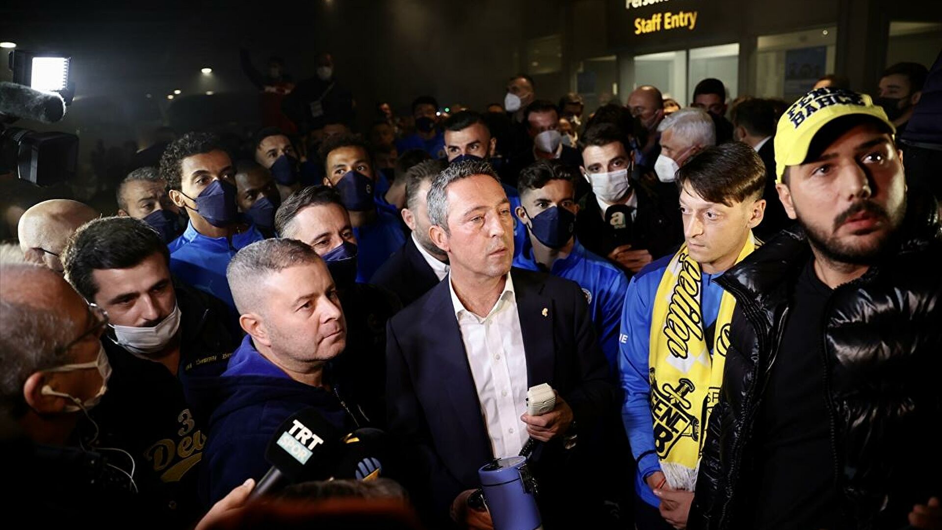 Fenerbahçe Kafilesi Havalimanında Karşılandı