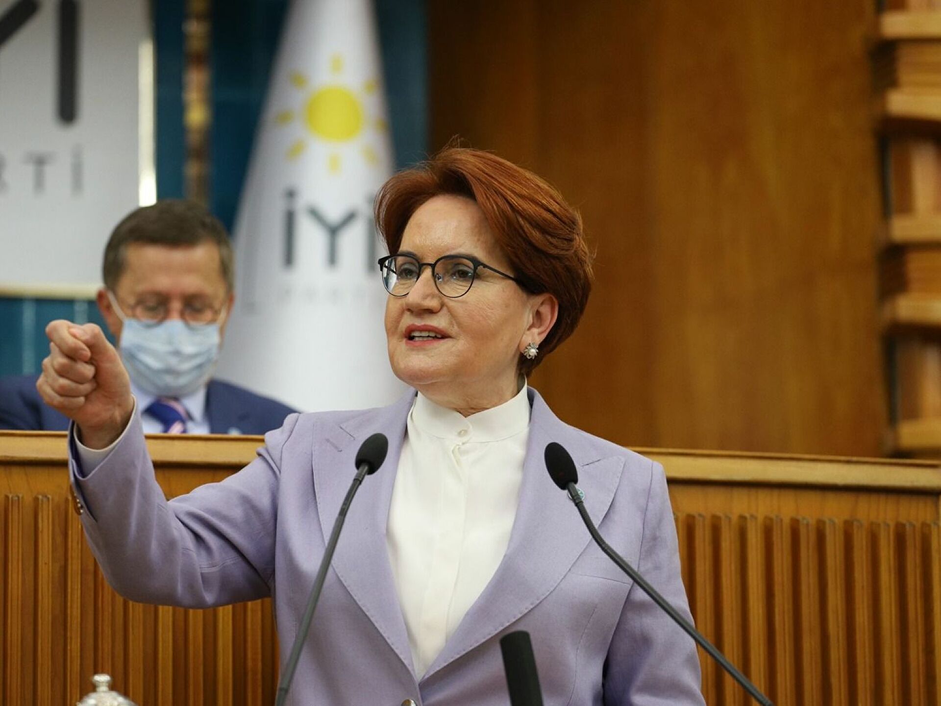 Akşener Partili Cumhurbaşkanlığı Sistemini Eleştirdi