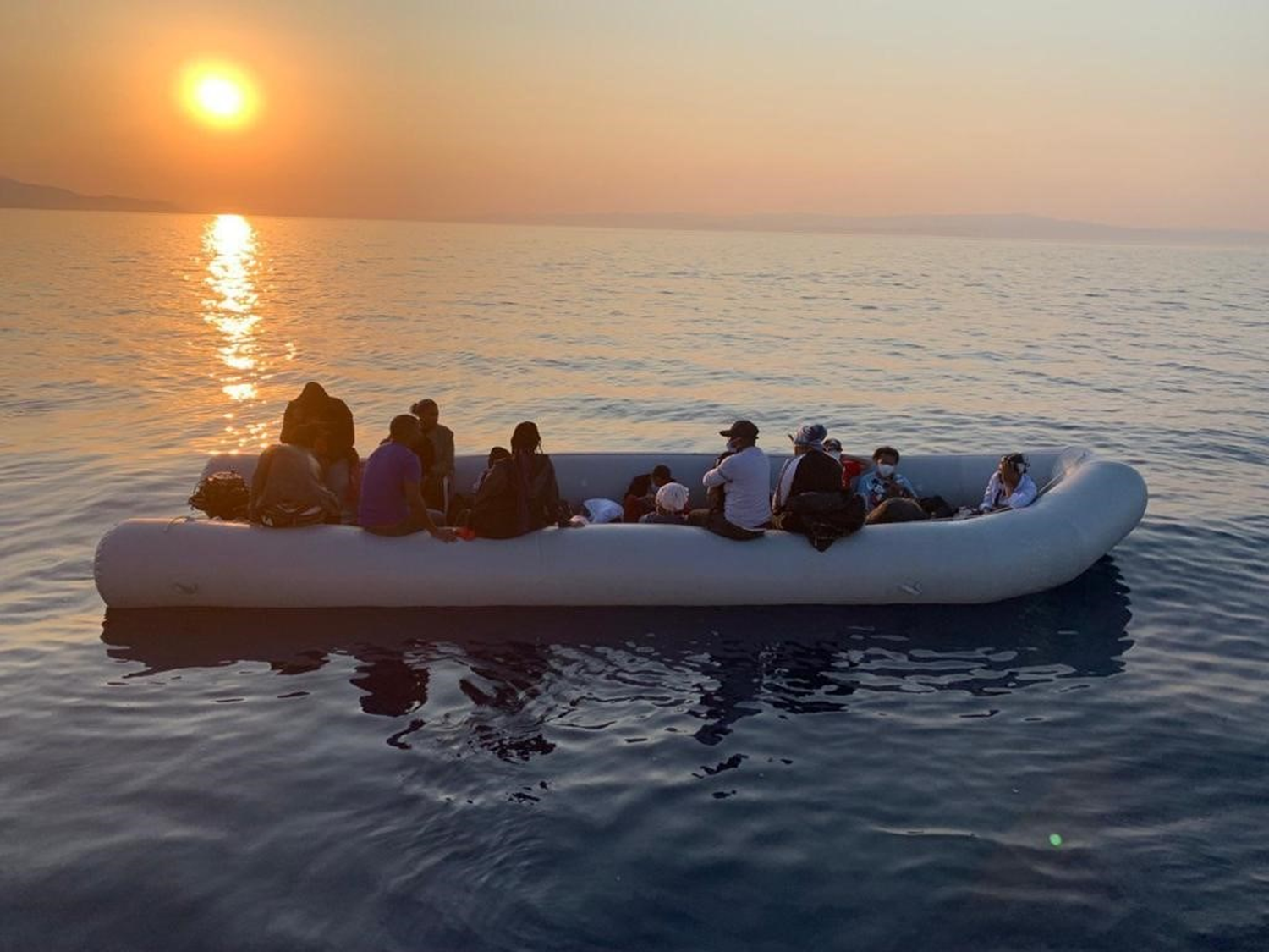 Çanakkale Açıklarında 14 Düzensiz Göçmen Yakalandı