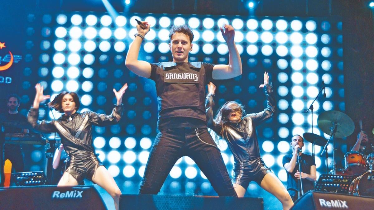 Edis Yılbaşı İçin Servet İstedi