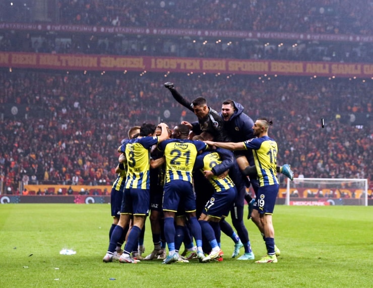Derbi Galibi Fenerbahçe Samandıra’da Büyük Coşkuyla Karşılandı!