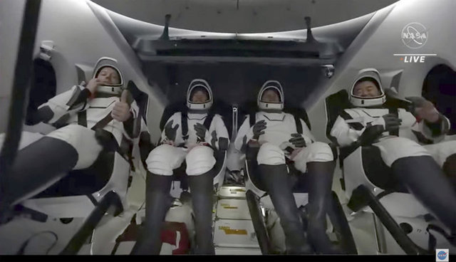 4 Astronot 200 Gün Sonra Dünyaya Ayak Bastı