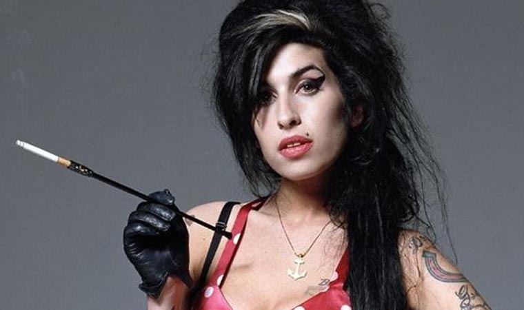 Amy Winehouse’un Kıyafetleri Açık Artırmada