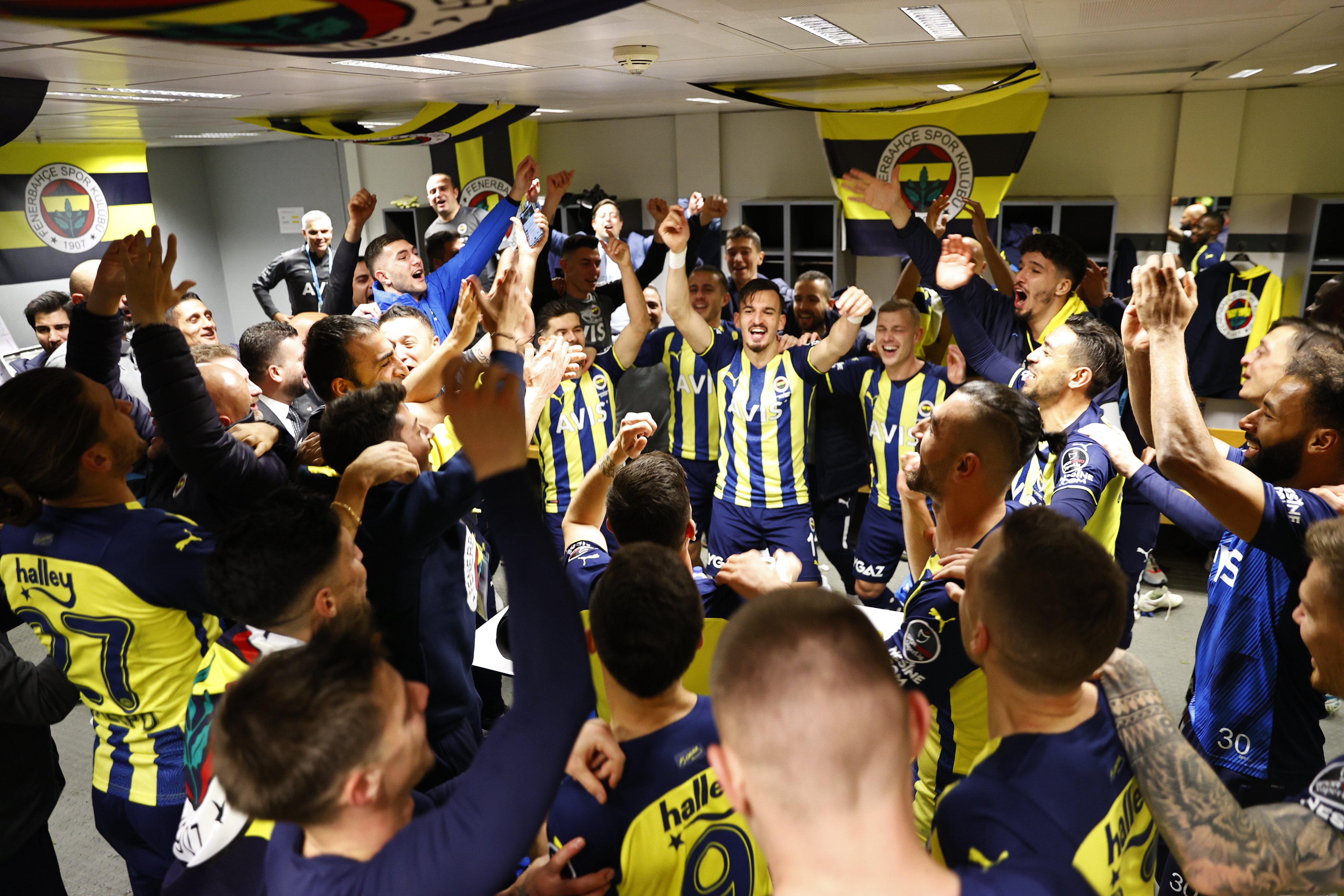 Fenerbahçe’den Galatasaray’a ‘Squid Game’ Göndermesi