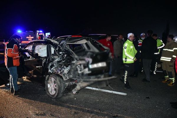 İzmir’de Yaşanan Trafik Kazası Can Aldı: 1 Ölü 3 Yaralı