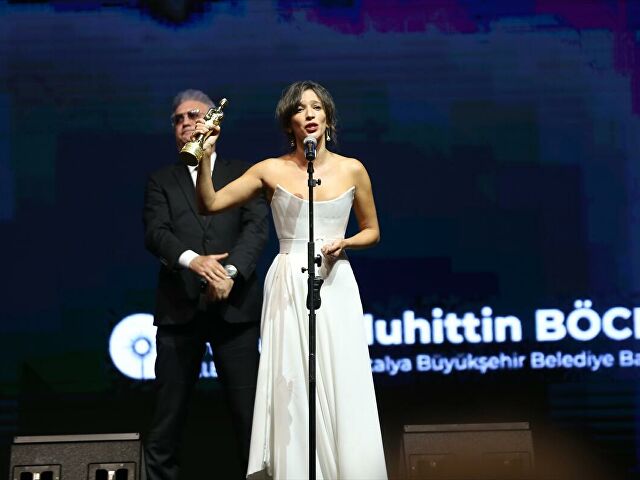 Çağlar Ertuğrul'dan Tamer Karadağlı'ya Gönderme