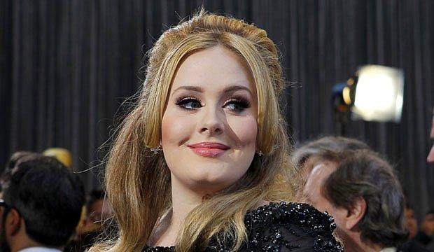 Adele Yılı En Başarılı Sanatçı Olarak Kapatıyor