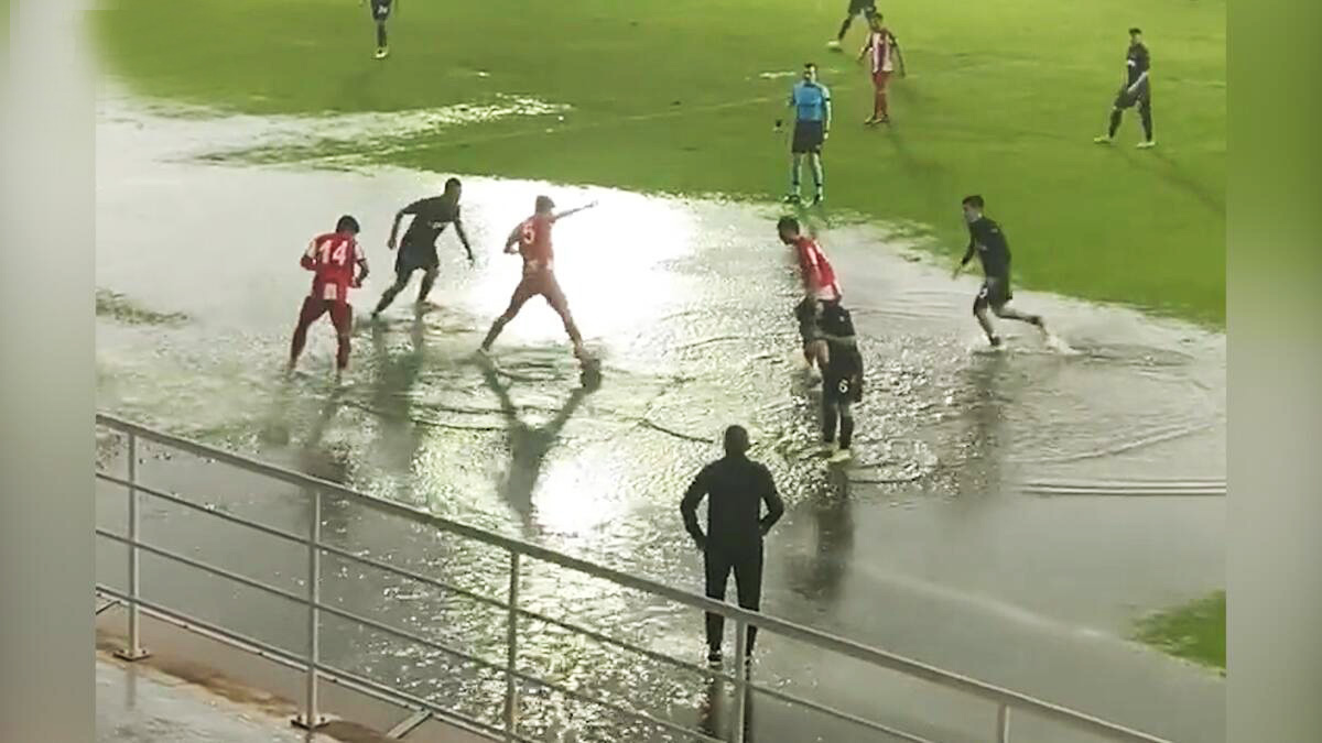 Antalyaspor- Trabzonspor Mücadelesinde Yağmur Zor Anlara Sebep Oldu