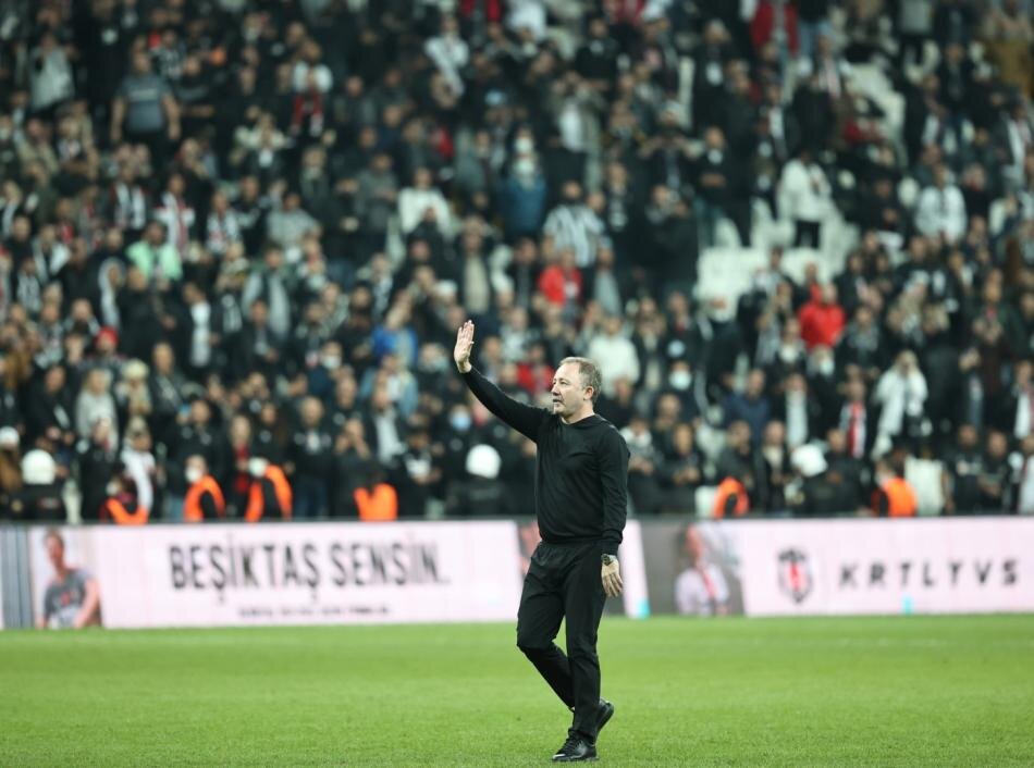 Ve Beklenen Ayrılık Gerçekleşti: “Sergen Yalçın Beşiktaş’a Veda Etti”