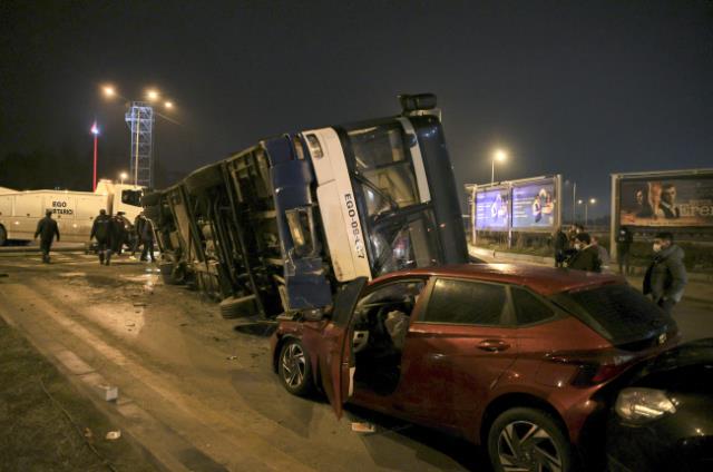 Ankara’da EGO Otobüsü Devrildi, Onlarca Kişi Yaralandı