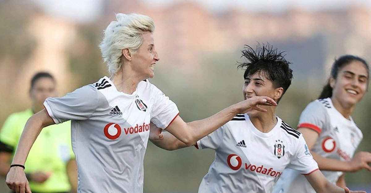 Beşiktaş Kadın Futbol Takımı'nda 10 Kişi Koronavirüse Yakalandı
