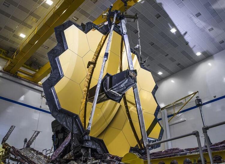 James Webb Uzay Teleskobu’nun Güneş Kalkanları Tamamen Açıldı