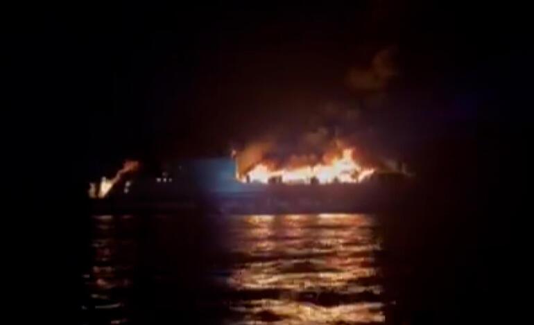 Yunanistan’da 290 Kişinin Bulunduğu Gemide Yangın Çıktı!