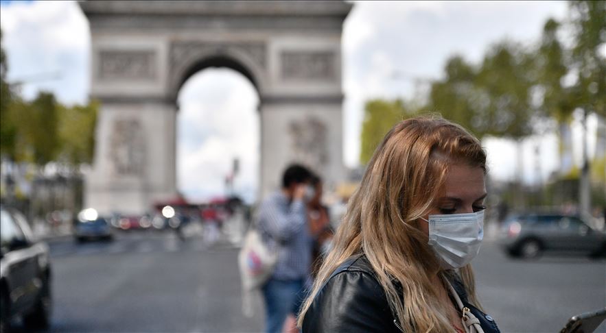 Fransa Kapalı Alanlarda Maske Zorunluluğunu Kaldırmaya Hazırlanıyor