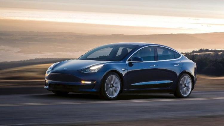 Tesla Model 3 Ölümlü Kazaya Karıştı