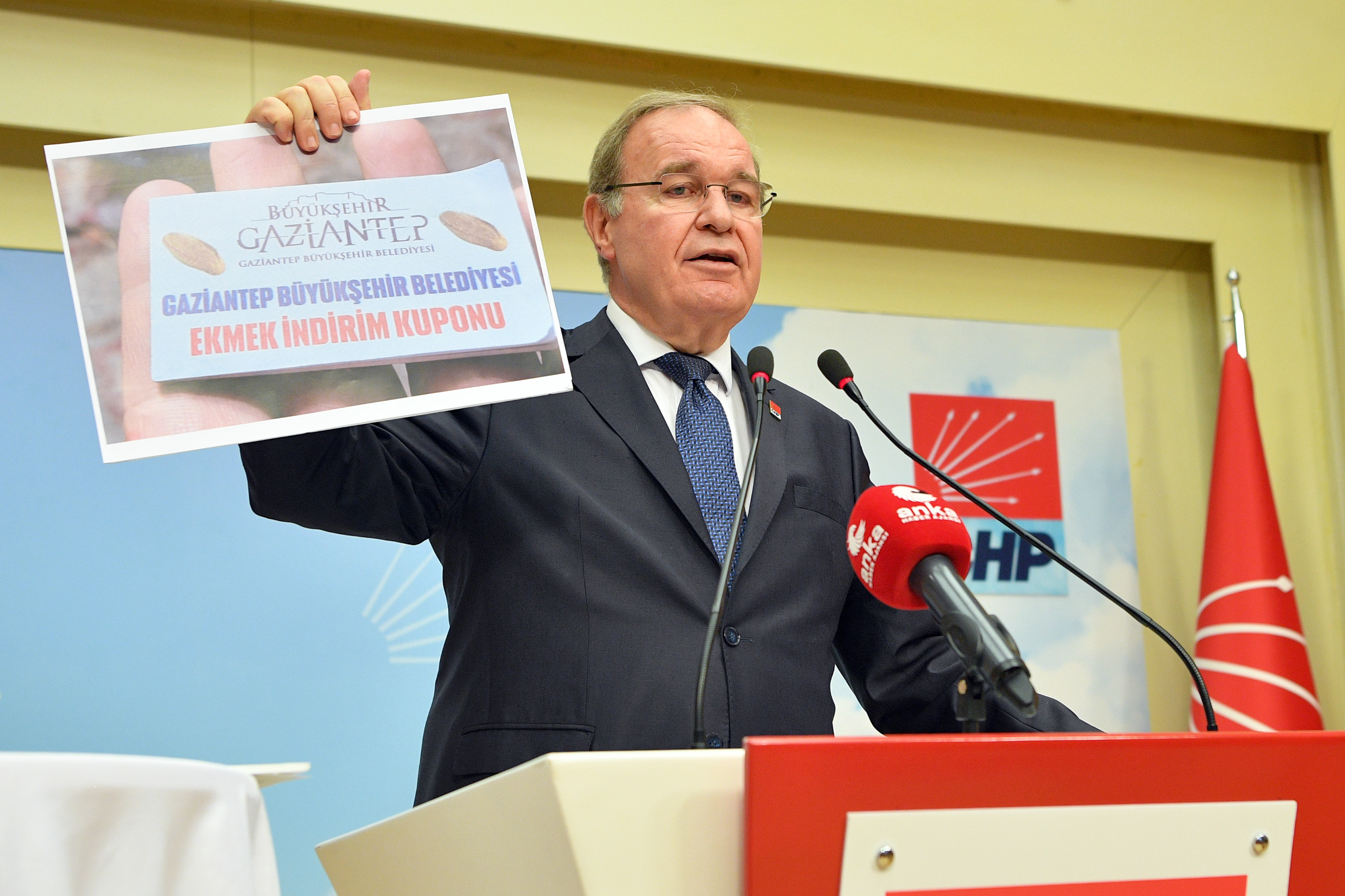 CHP Sözcüsü Faik Öztrak Cumhurbaşkanı’nı İstifaya Davet Etti