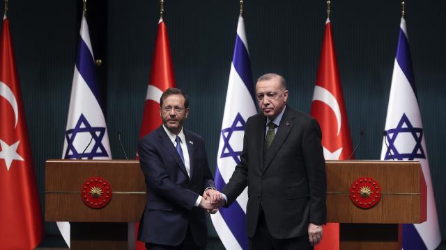 Erdoğan İsrail Cumhurbaşkanı ile Telefonda Görüştü
