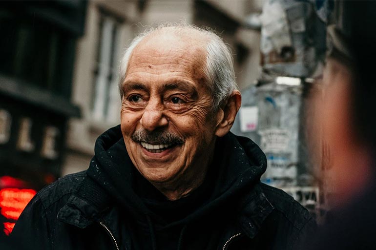 Türk Tiyatrosunun Usta İsmi Genco Erkal Zor Günler Geçiriyor
