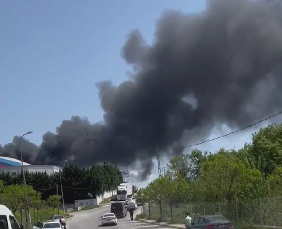 Tuzla’da Fabrikada Yangın: 3 Kişi Hayatını Kaybetti