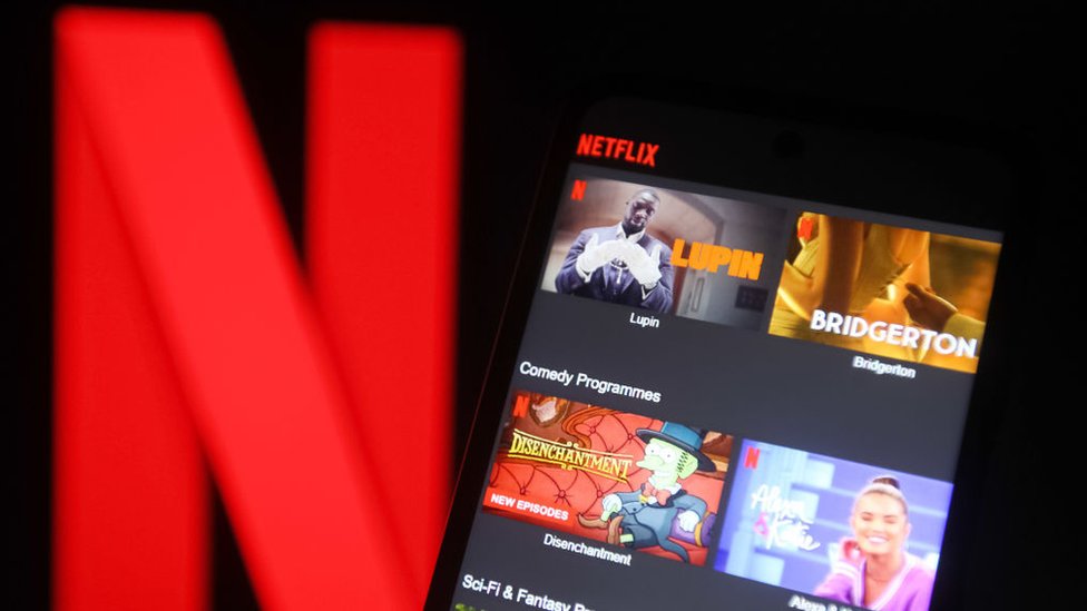 Netflix Hesap Paylaşan Kullanıcılardan Ekstra Ücret Alacak!