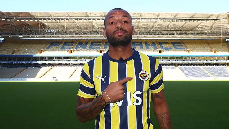 SON DAKİKA: Fenerbahçe yeni forveti, Joao Pedro'yu açıkladı