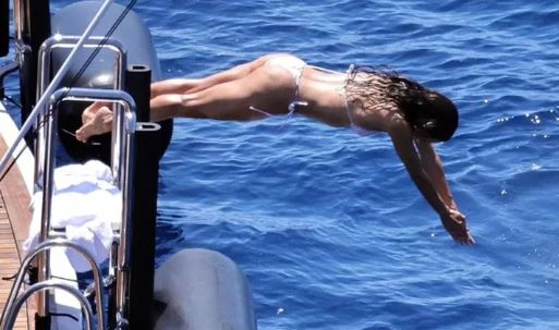 Oyuncu Eva Longoria Beyaz Bikinisiyle Görüntülendi