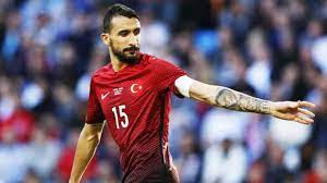 Ve bir yıldız daha kaydı... Mehmet Topal futbol kariyerine nokta koydu.
