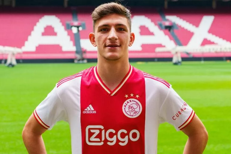Ajax, Trabzonspor’dan Ahmetcan Kaplan transferini tamamladı.