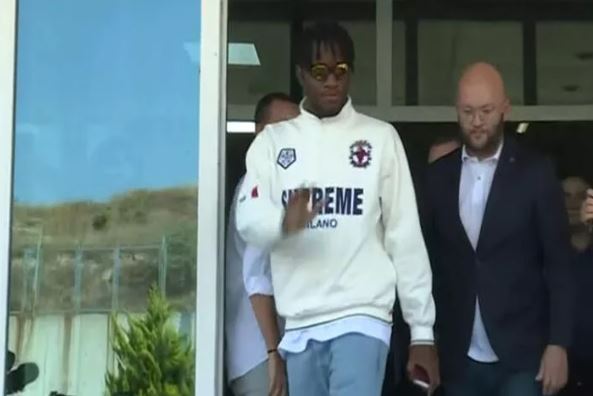 Sarı Lacivertlilerden Açıklama; Michy Batshuayi İstanbul’da!
