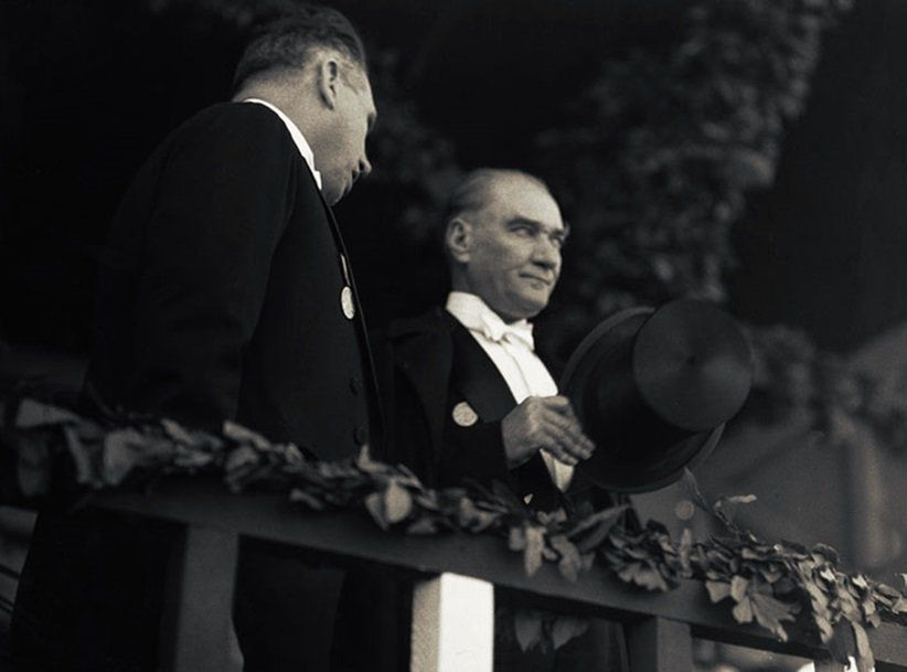 Atatürk'ün Romanya Dışişleri Bakanı Antonescu İle Mutluluk Hakkındaki Konuşması