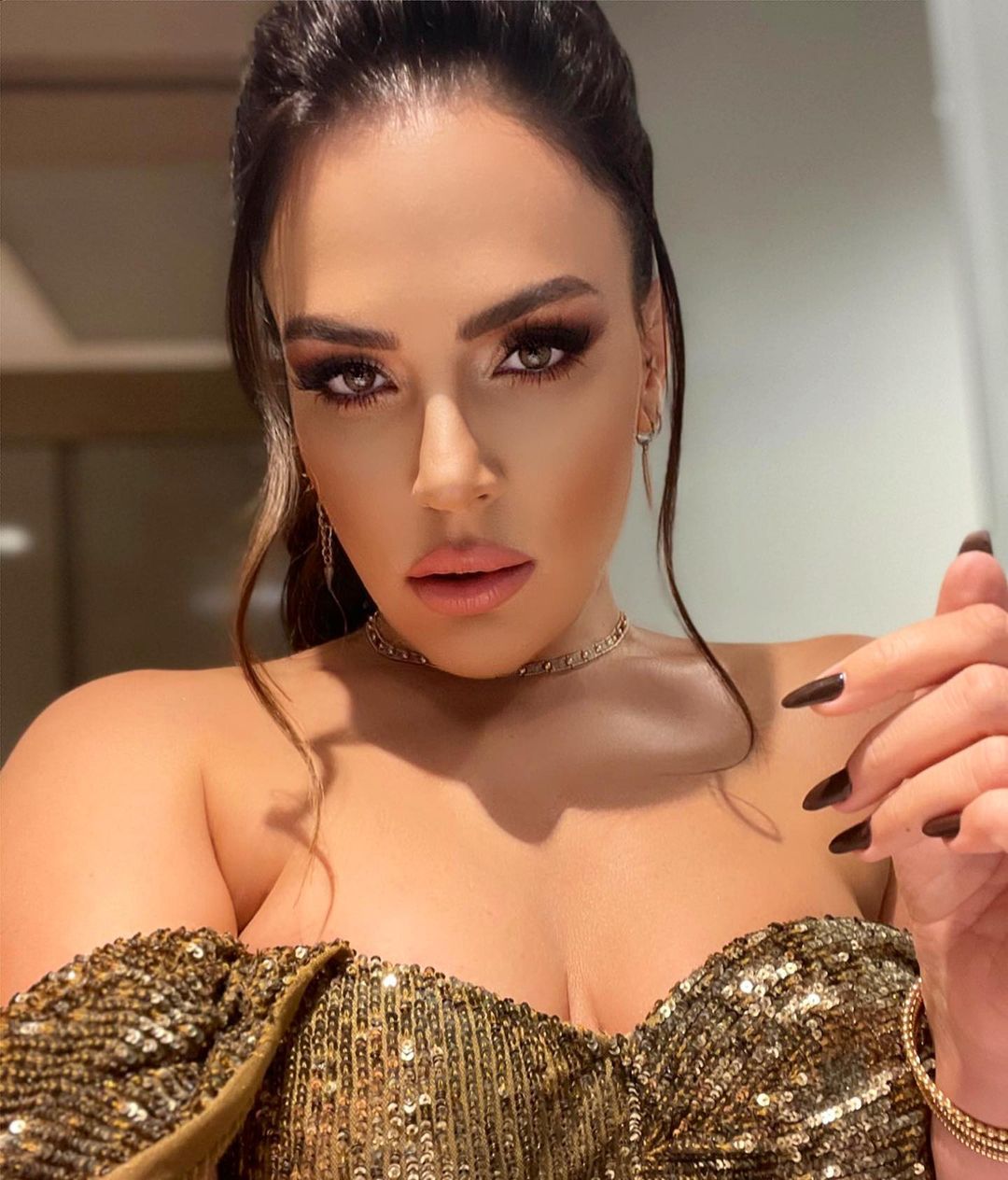 Sunucu Buket Aydın Instagram Fotoğrafıyla Yürek Hoplattı