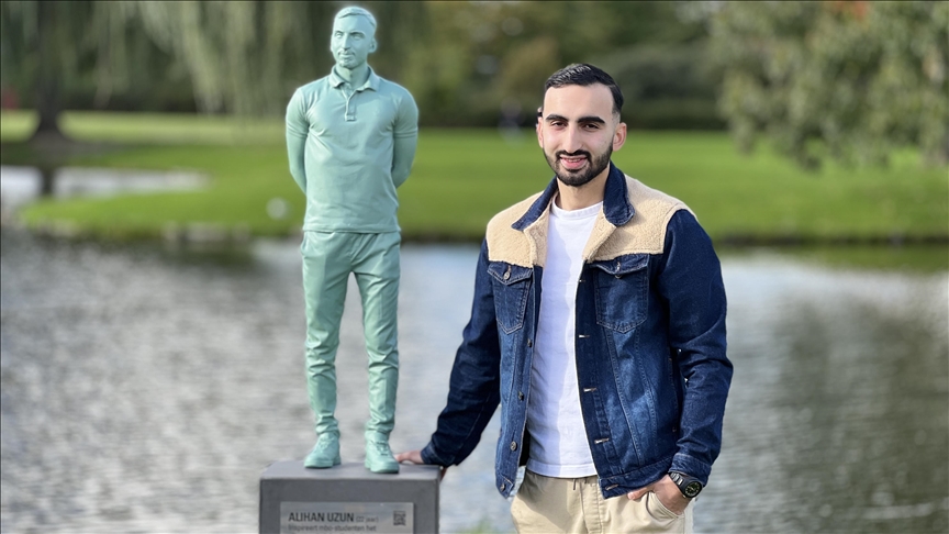 Hollanda’da 22 Yaşındaki Alihan Uzun’un Heykeli Dikildi