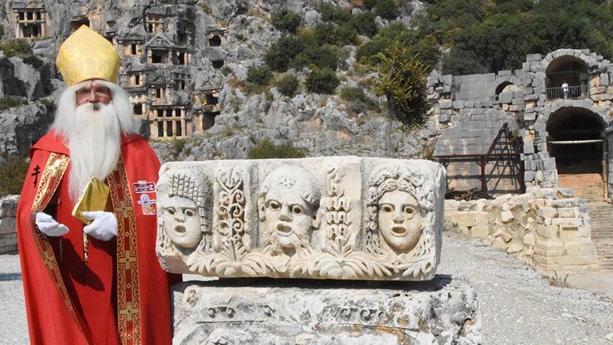 “Noel Baba”nın Mezarı Antalya’da Bulundu