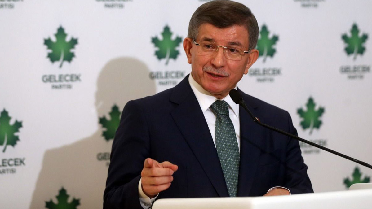 Davutoğlu: AK Parti'de Görevler Bahçeli'nin İznine Bağlı!