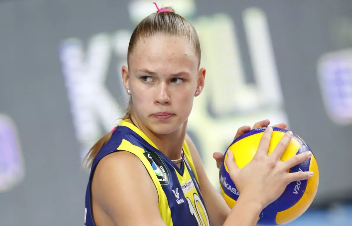 Fenerbahçeli Rus Voleybolcudan İtiraf: "Türklerden Evlenme Teklifleri Alıyorum"