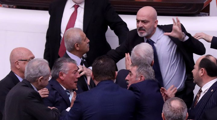 Meclis’te Yumruklu Kavga: Hüseyin Örs Hastaneye Kaldırıldı