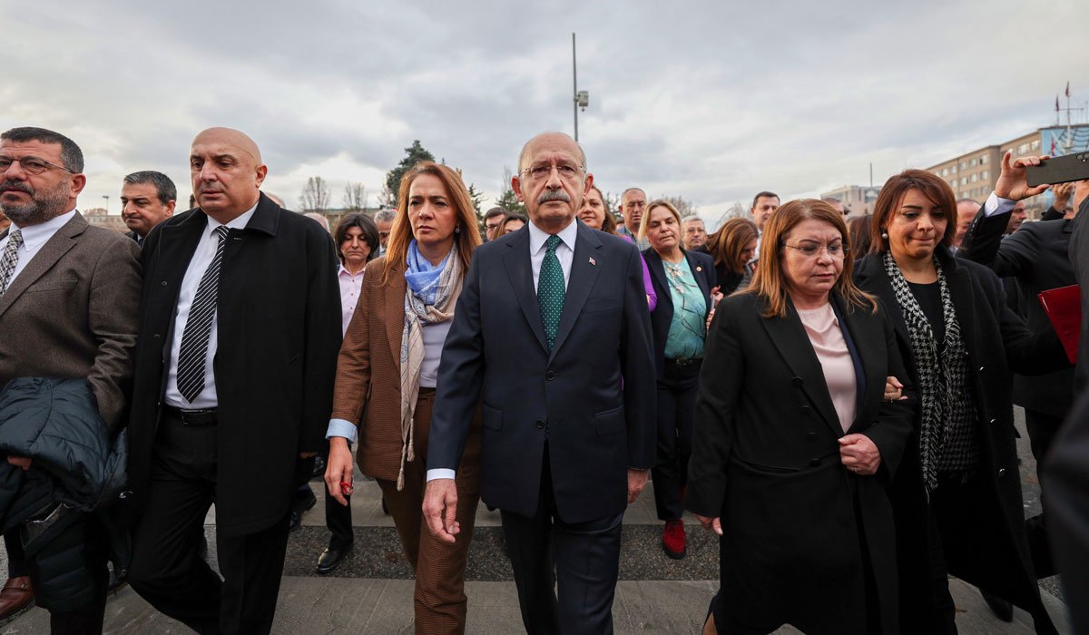 CHP’li Vekiller, Kılıçdaroğlu ile Birlikte Adalet Bakanlığı’na Yürüdü