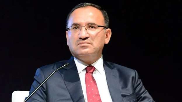 Adalet Bakanı Bozdağ: Sınırsız Kıyafet Hürriyeti Yoktur