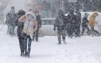 İstanbul'a Yılın İlk Karı Düşmeye Başladı