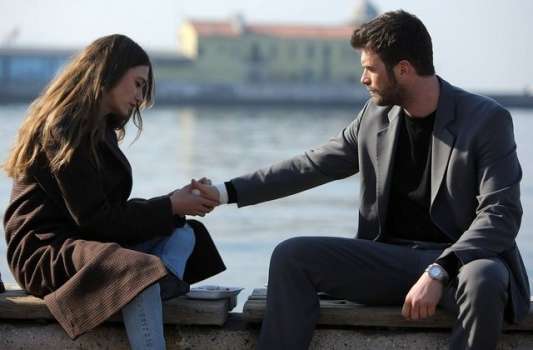 Kıvanç Tatlıtuğ ve Serenay Sarıkaya'nın Yeni Dizisinden İlk Kareler