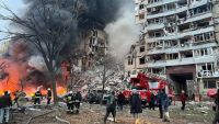 Ukrayna'da Apartman Füzeyle Vuruldu