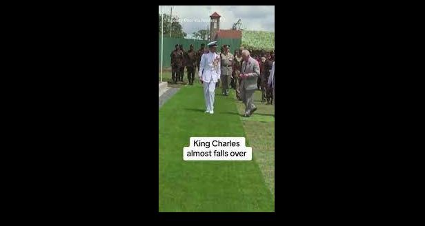 Kral Charles’ın Kenya Ziyareti Esnasında Neredeyse Düşüyordu!