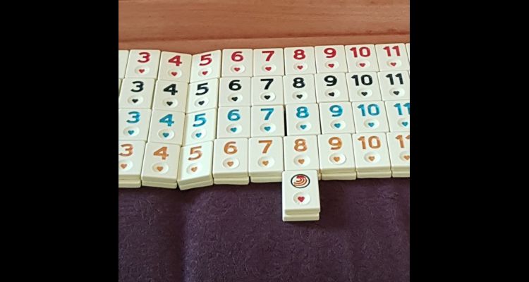 Okey Oyununda Taşların Dağıtımı ve Hızlı Taş Dağıtma Teknikleri