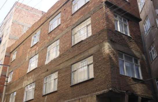 Çoğu 1980'lerde İnşa Edildi! Yapımında Ateş Tuğla Kullanılan Evler Depremde Dimdik Ayakta Kaldı